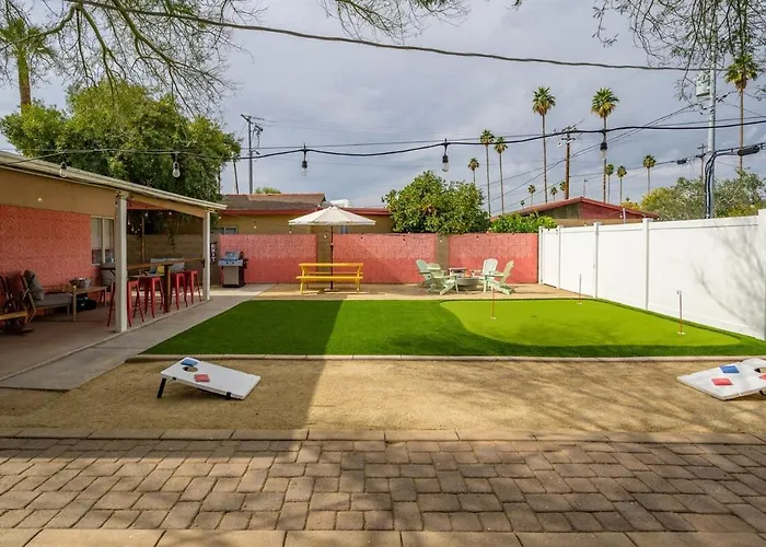 Oasis With Hot-tub And Putting *