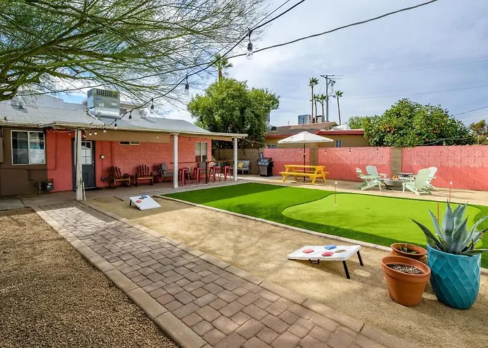 Oasis With Hot-tub And Putting *