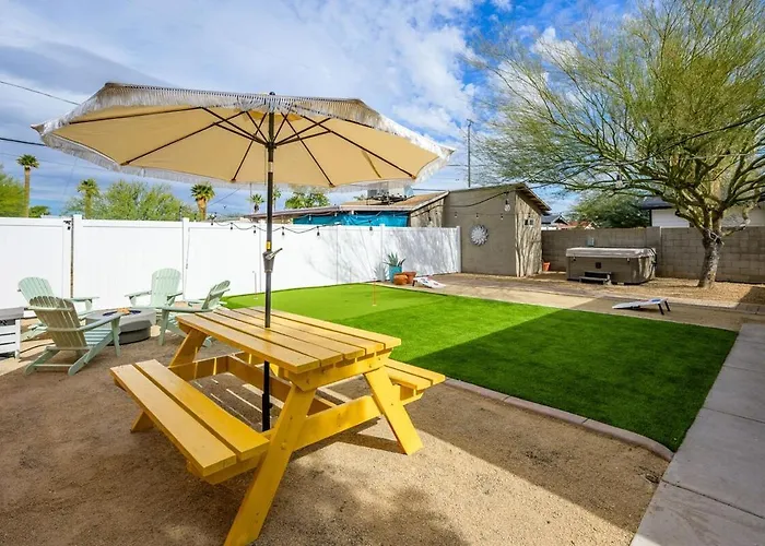 Oasis With Hot-tub And Putting * Phoenix