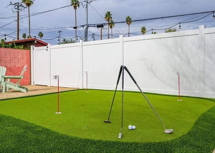 Holiday home Oasis With Hot-tub And Putting
